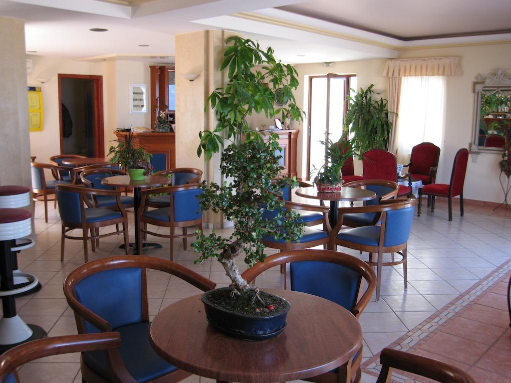 העיירה רתימנו Blue Sea Hotel Apartments מראה חיצוני תמונה